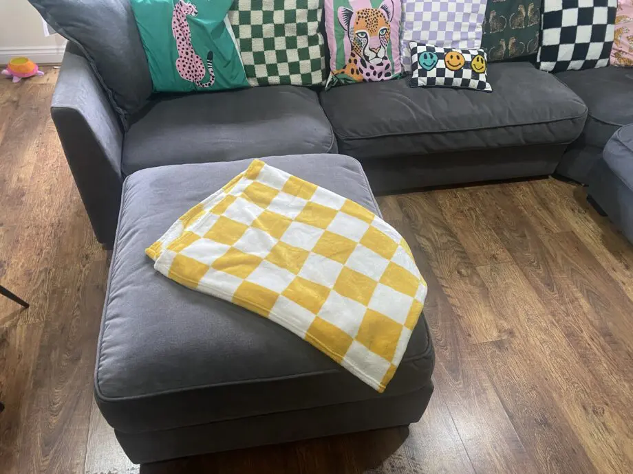 Sofa club, 4 seater sofa & 2 foot stalls