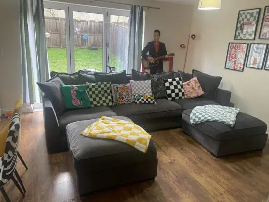 Sofa club, 4 seater sofa & 2 foot stalls