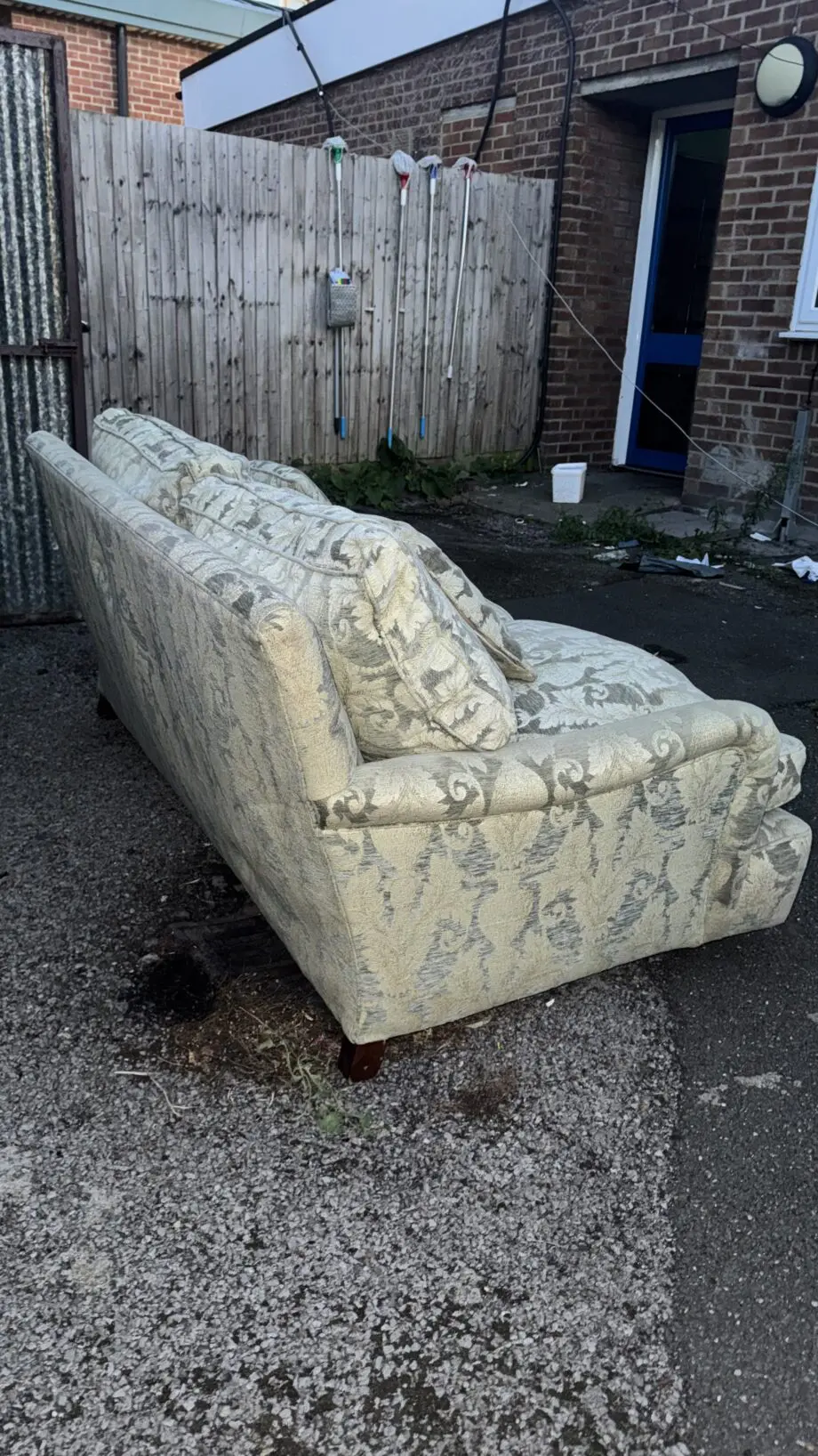 Vintage Two-Seated Sofa in Cream Damask Upholstery with Scatter Cushions - Stately Home