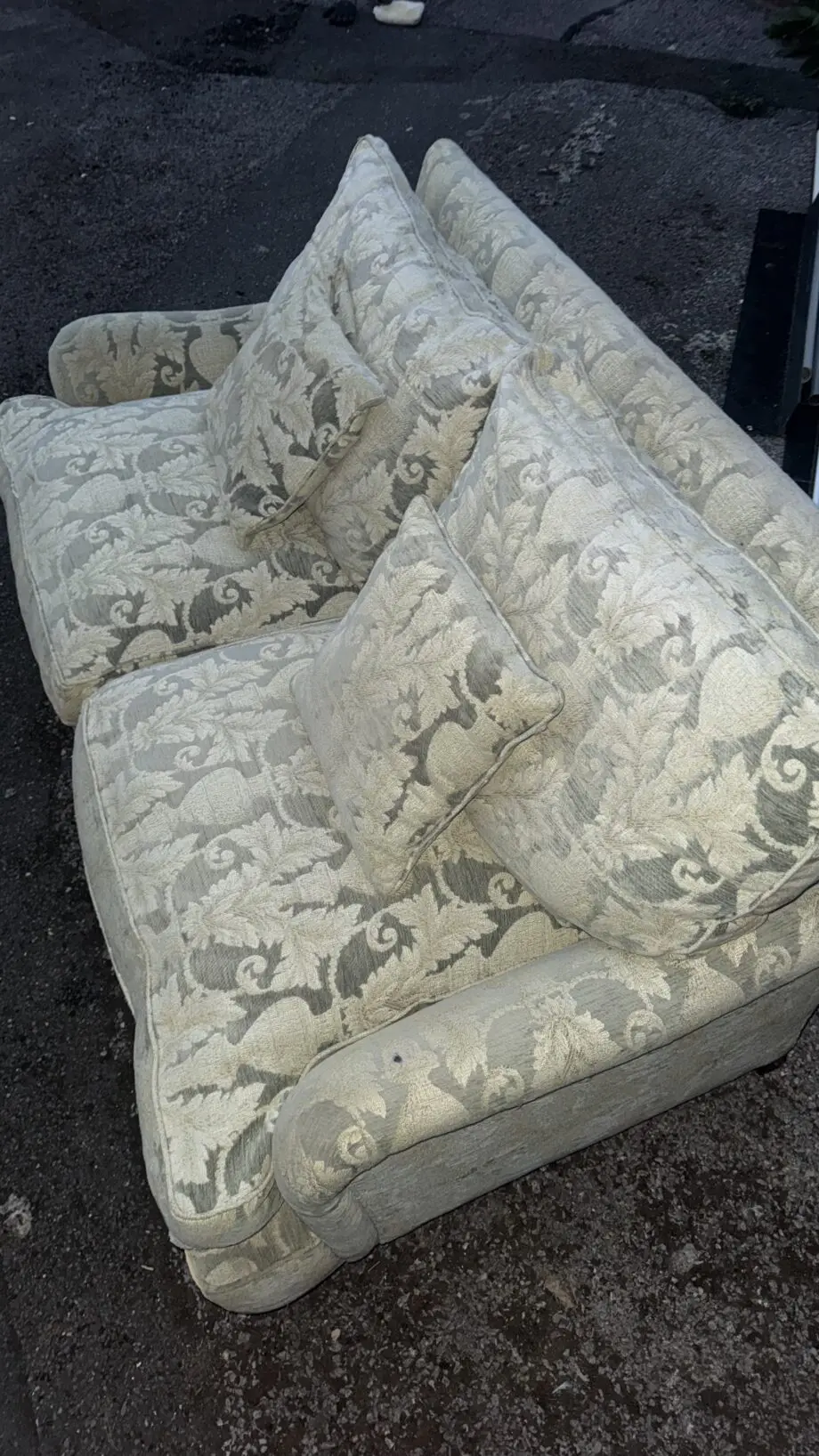 Vintage Two-Seated Sofa in Cream Damask Upholstery with Scatter Cushions - Stately Home