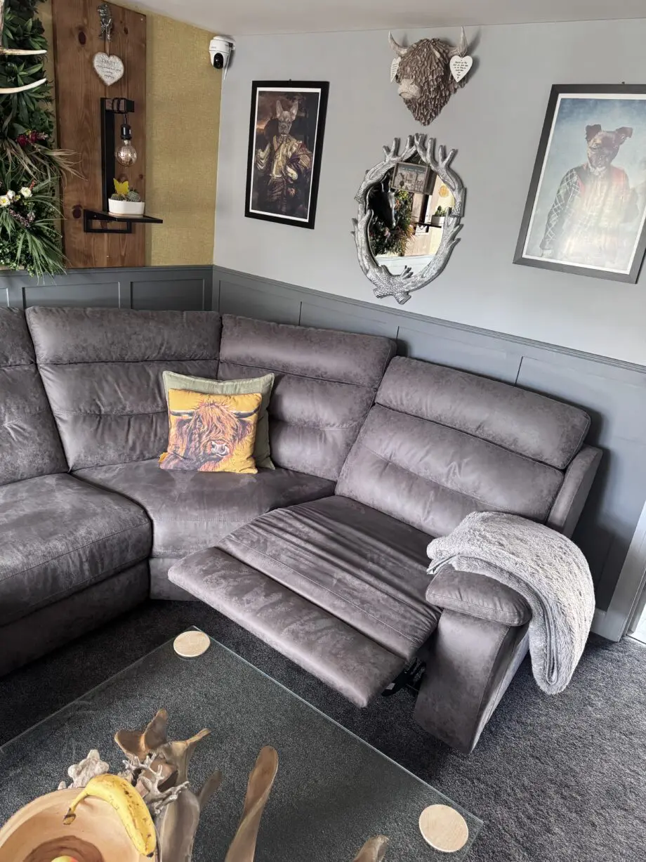 SCS Endurance Alexander Corner Sofa with Two End Recliners Manual - Pristine Condition