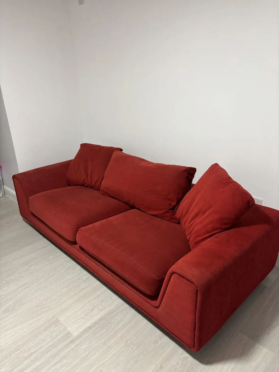 BEAUTIFUL 2+3 RED SEATER SOFAS