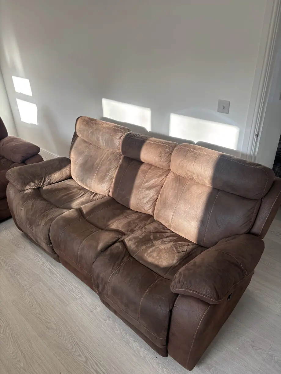 BROWN ELECTRIC RECLINER SOFA