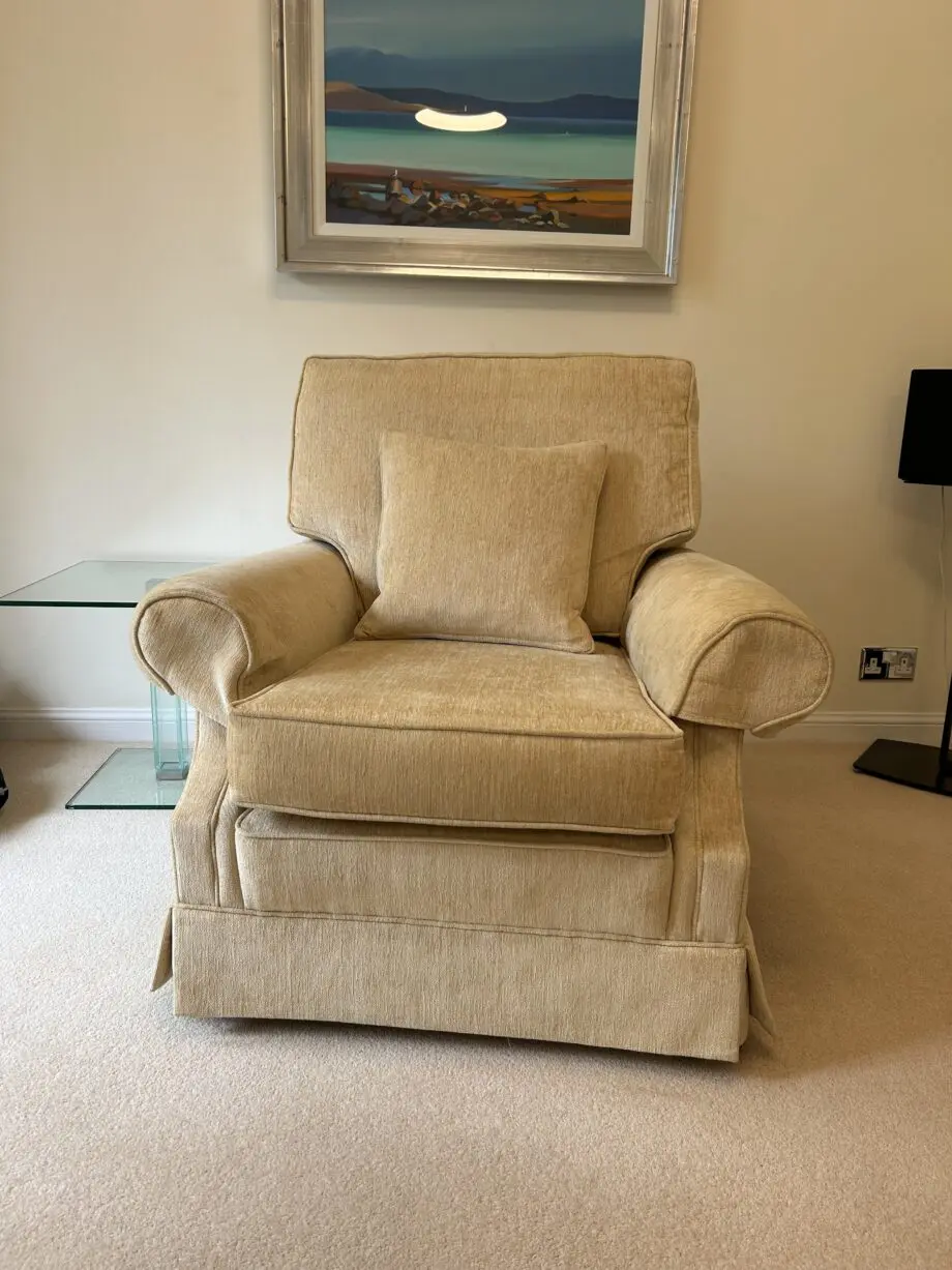 Welbeck House Gold 3 piece suite - Chenille type material- excellent condition