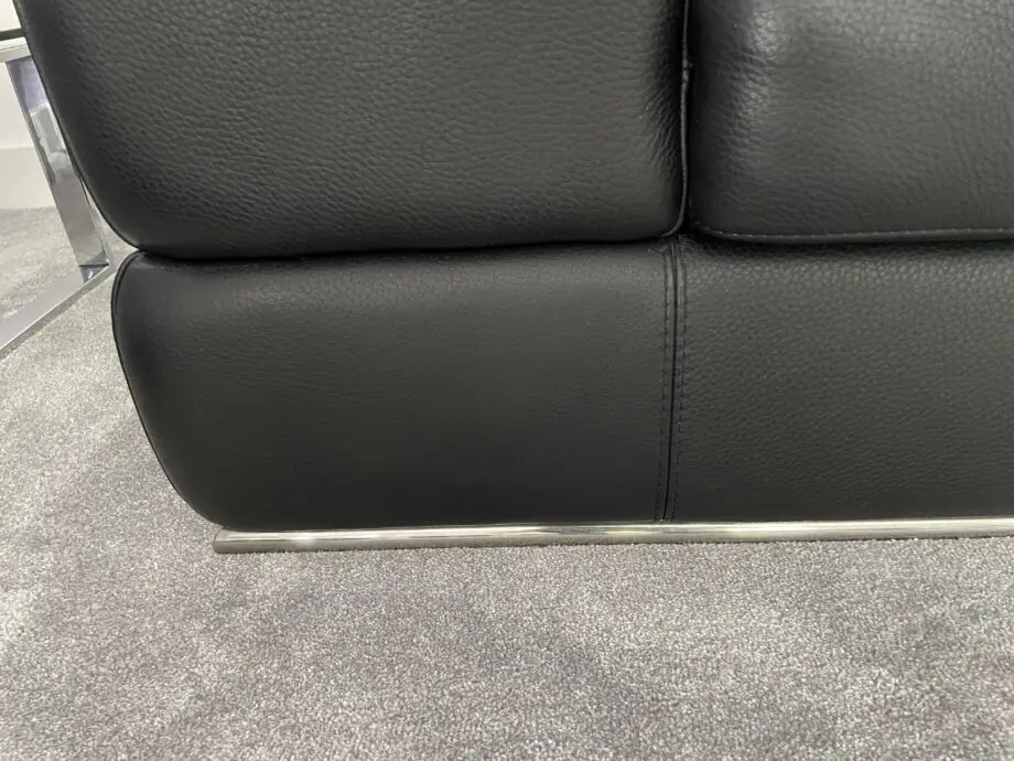 MAX DIVANI, ANTEA range in black imperial leather, made in Italy.