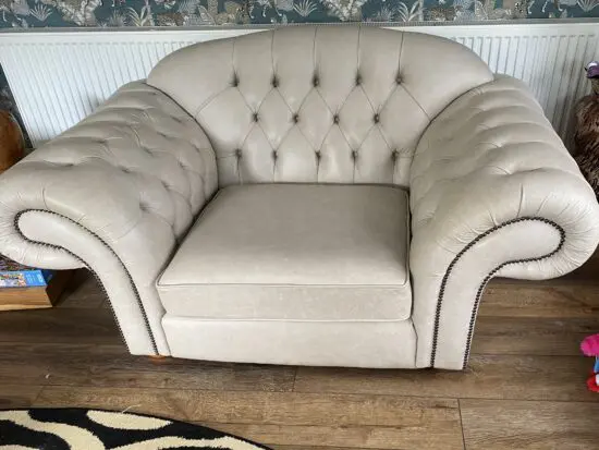 Saxon Chesterfield Claridge 1.5 Seater Etna Cream leather