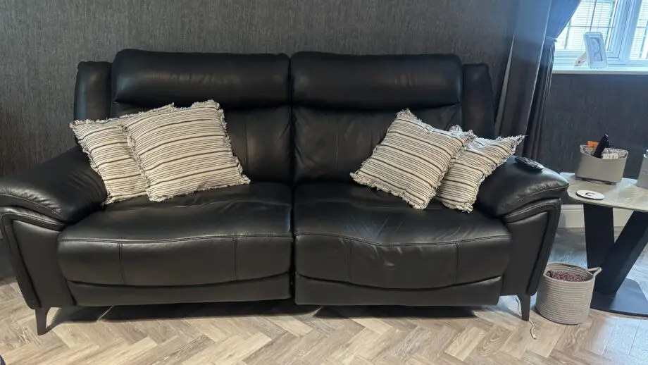 Black leather 4 seater & 2 seater