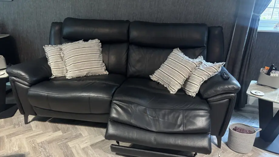 Black leather 4 seater & 2 seater