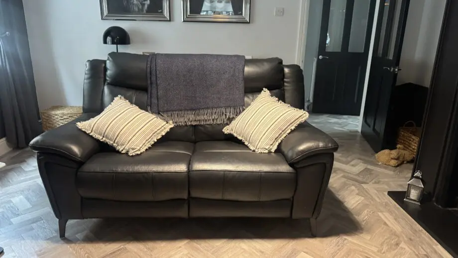 Black leather 4 seater & 2 seater