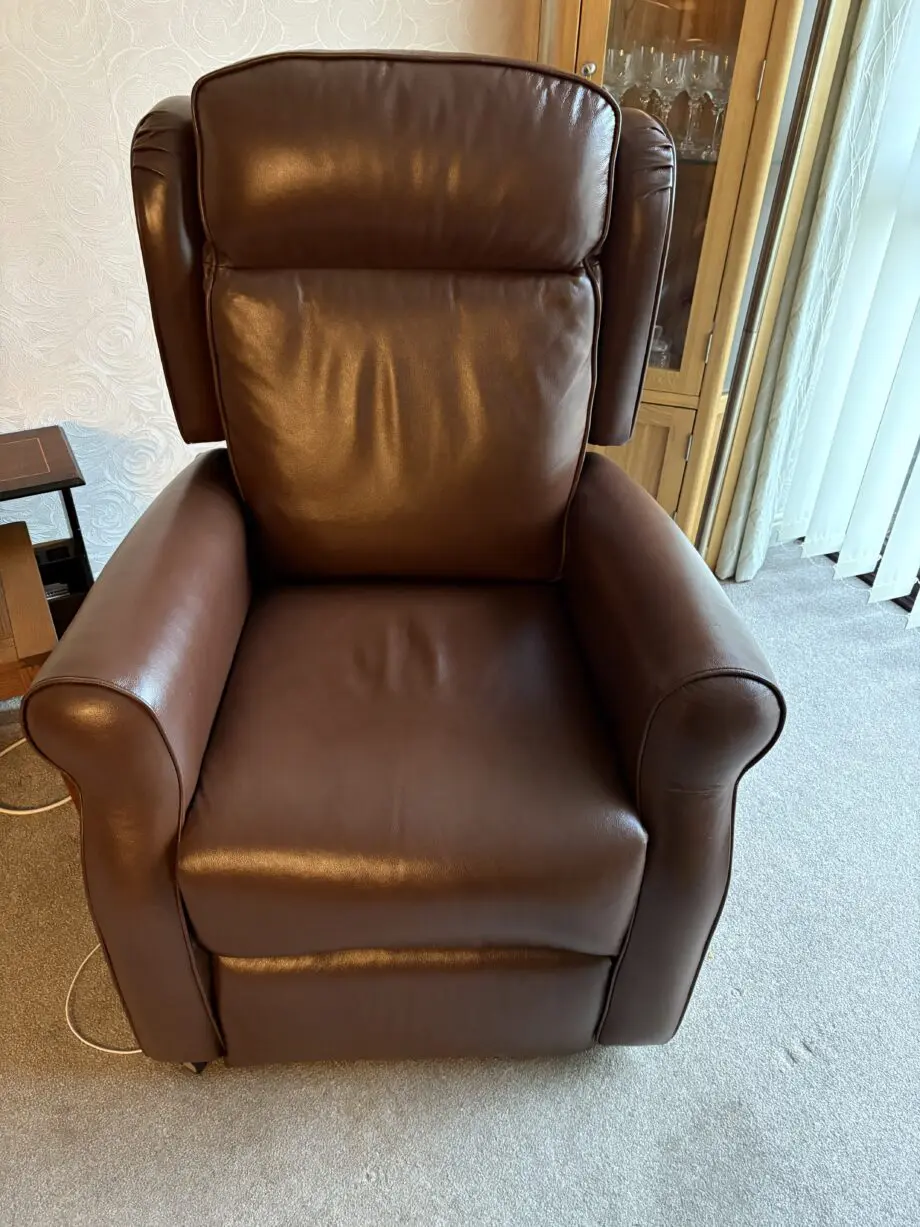 Oak tree mobility Parker Knoll dual motor rise recliner