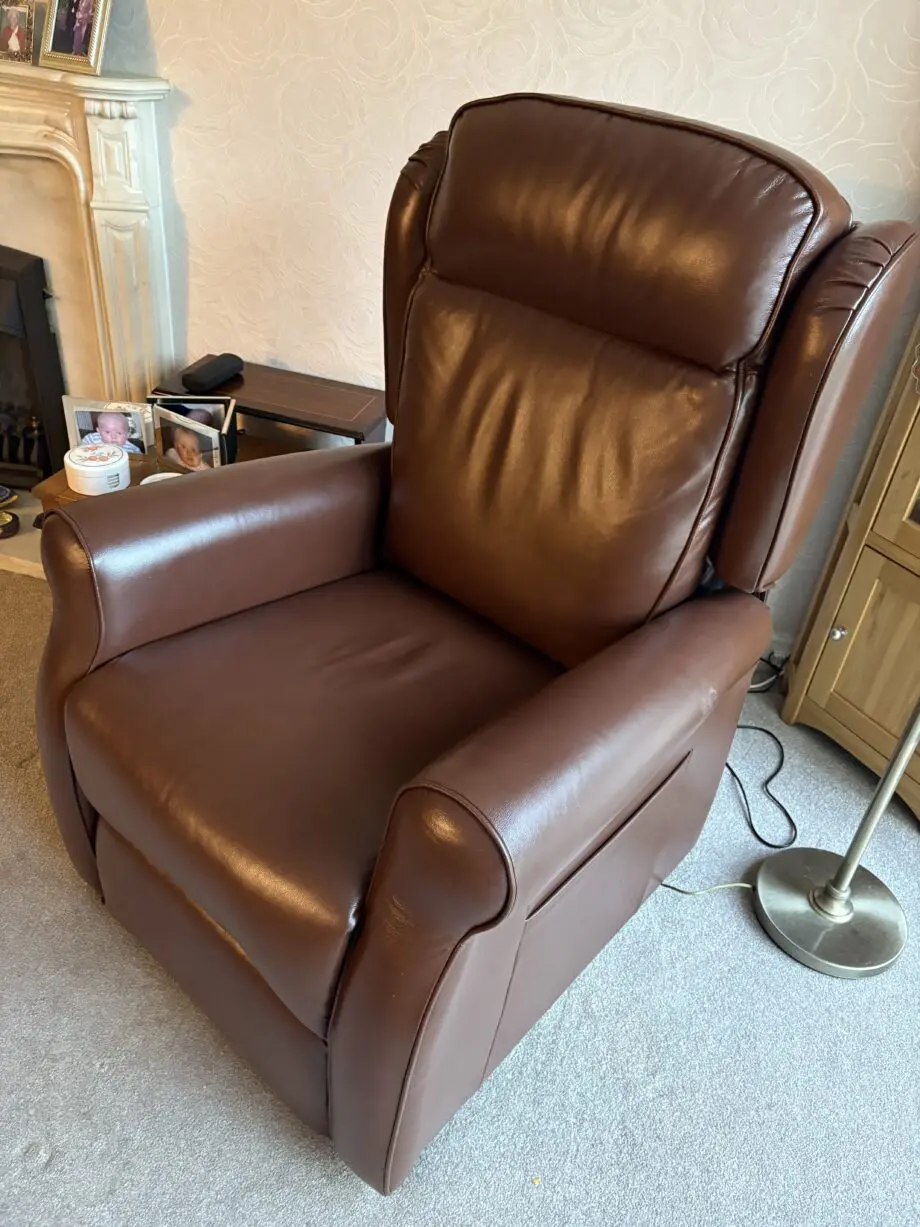 Oak tree mobility Parker Knoll dual motor rise recliner