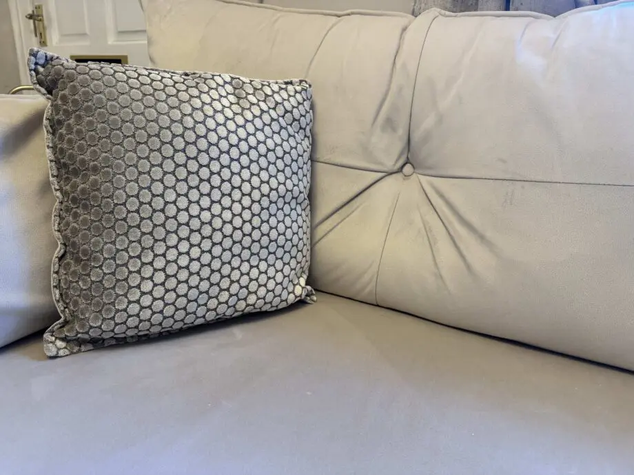 Furniture Village CELESTIA 4S REVERSIBLE CHSE - PLUTO CREAM CHROME
