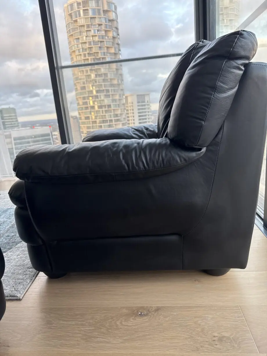 Luxury 3+1 Design 2000 Italian black leather sofas in very good condition
