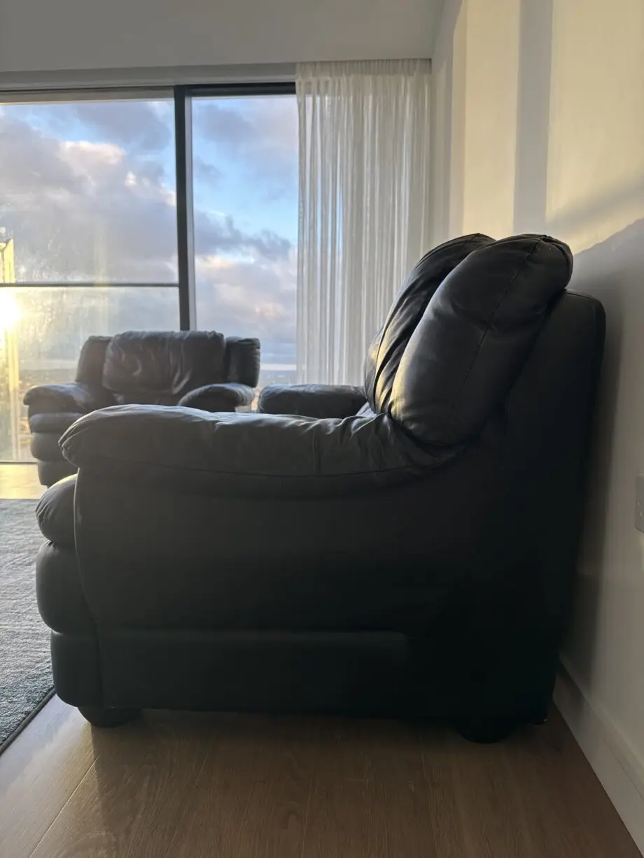 Luxury 3+1 Design 2000 Italian black leather sofas in very good condition