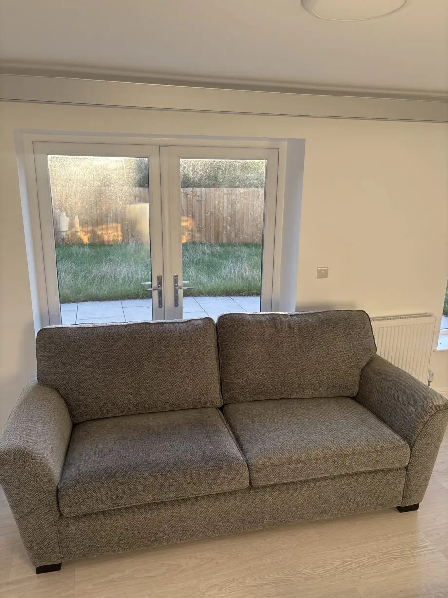 GREY 3 SEATER SOFA, STUNNING CONDITION