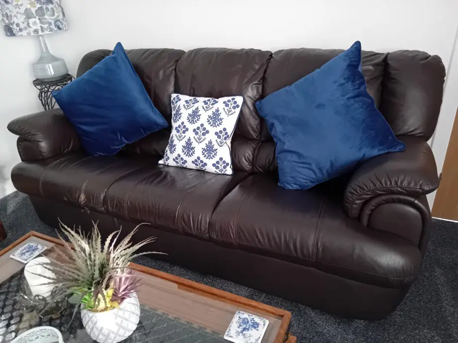 2 & 3 seater brown sofas set