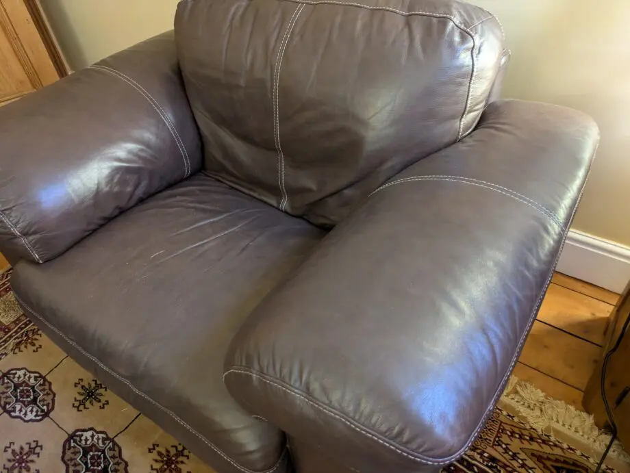 Italian soft leather 2 settee and 2 chairs