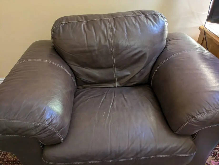Italian soft leather 2 settee and 2 chairs
