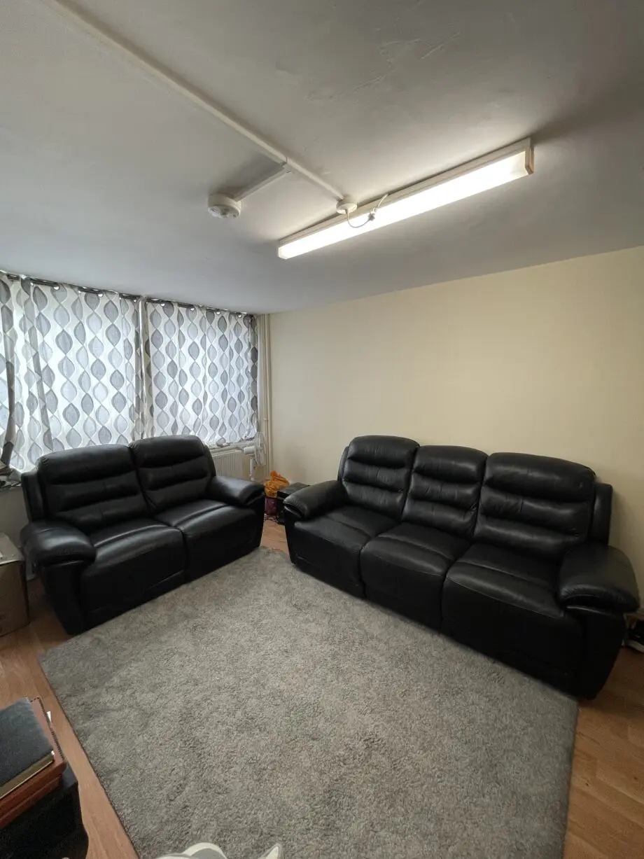 DFS – Black – 2 Seater Landos Power Recliner