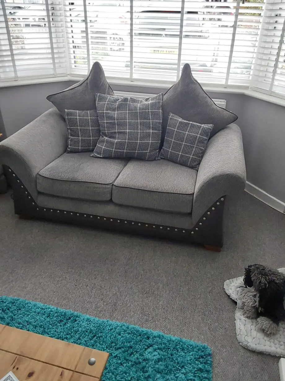 Grey 4 seater & 2 seater sofas.