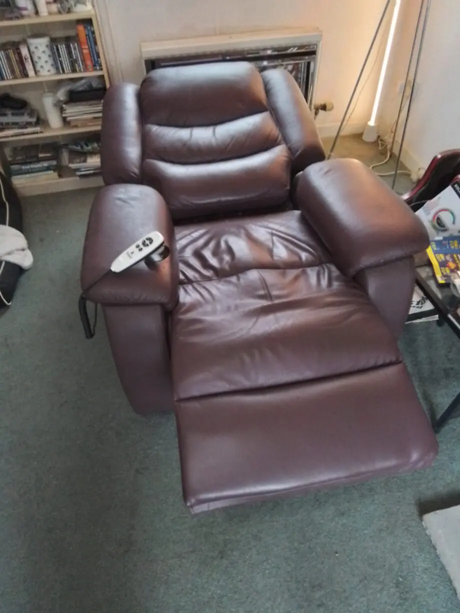 Electric leather riser recliner arm chair