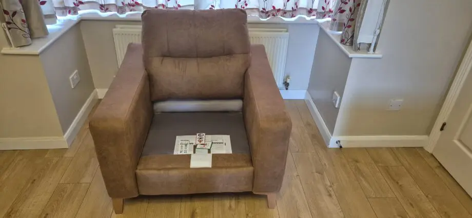 2 x SCS Gretna Power Recliner Chair