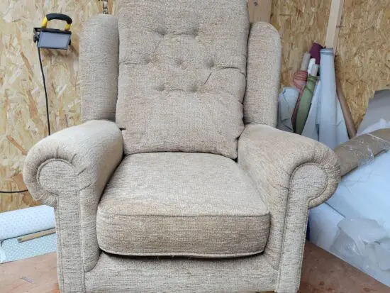 2 hsl arm chairs ,one small petite size ,other is large (see photos for the different widths and sizes