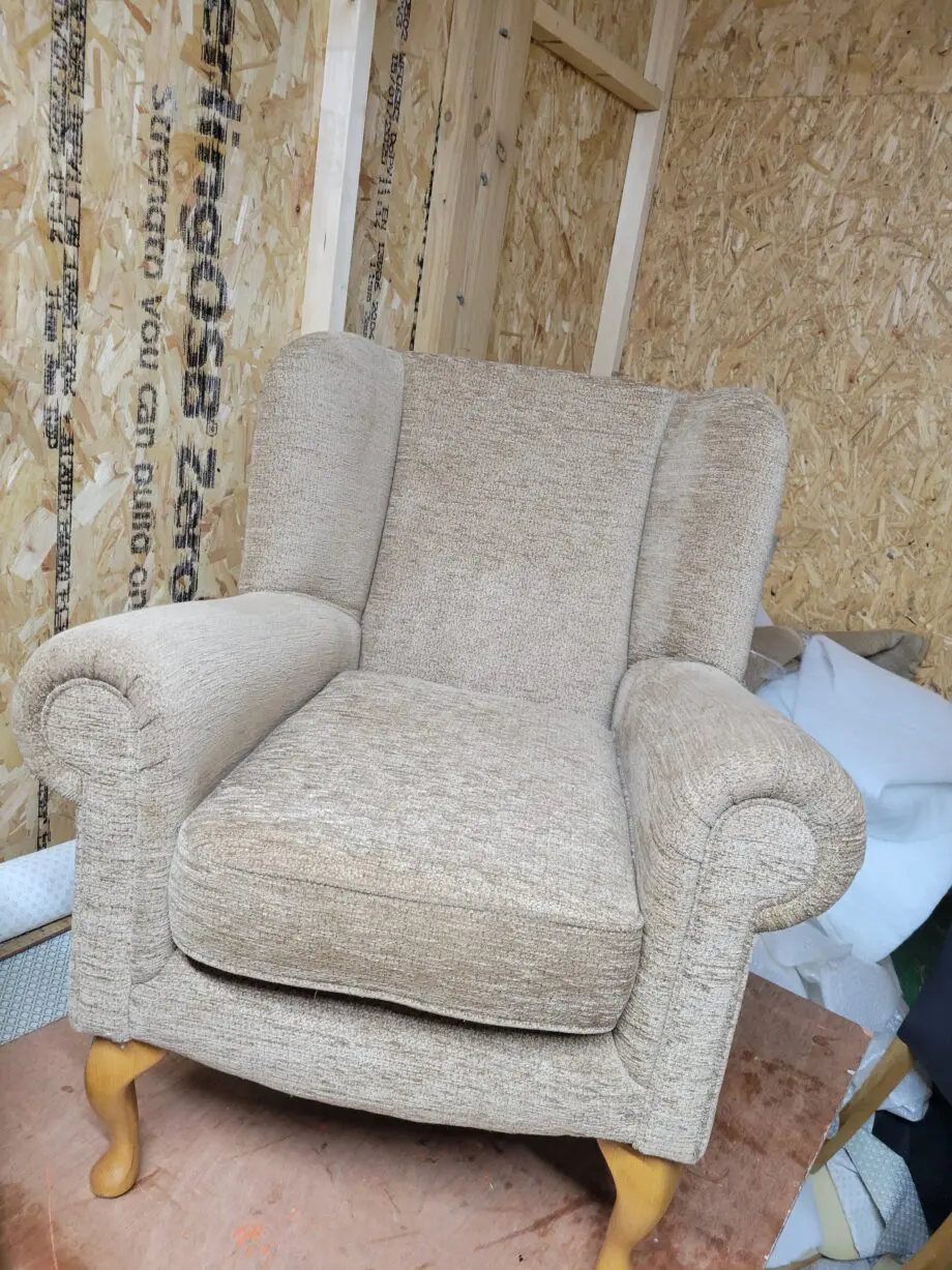 2 hsl arm chairs ,one small petite size ,other is large (see photos for the different widths and sizes