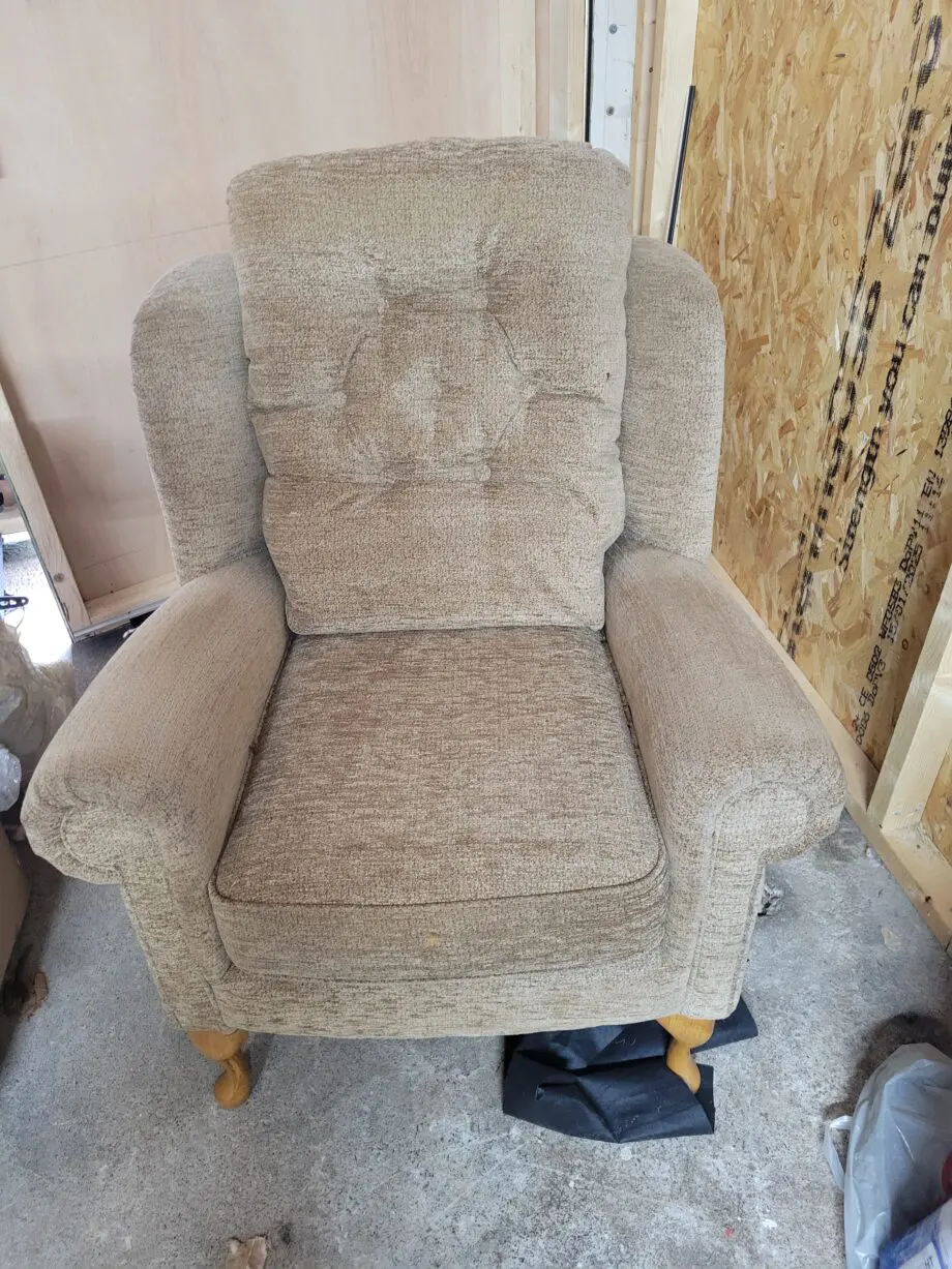 2 hsl arm chairs ,one small petite size ,other is large (see photos for the different widths and sizes