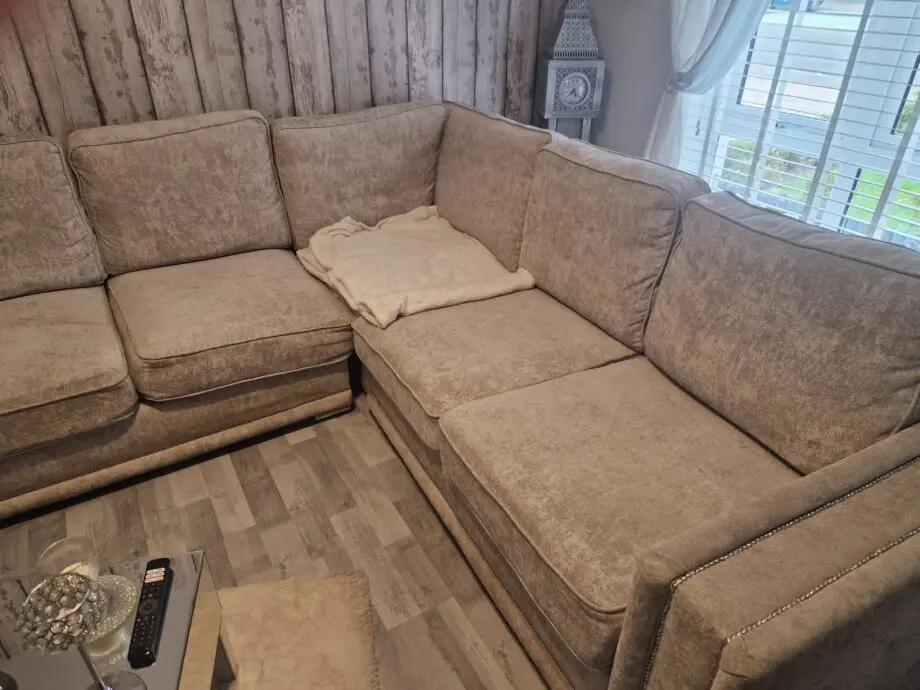 Corner sofa 8 mths old