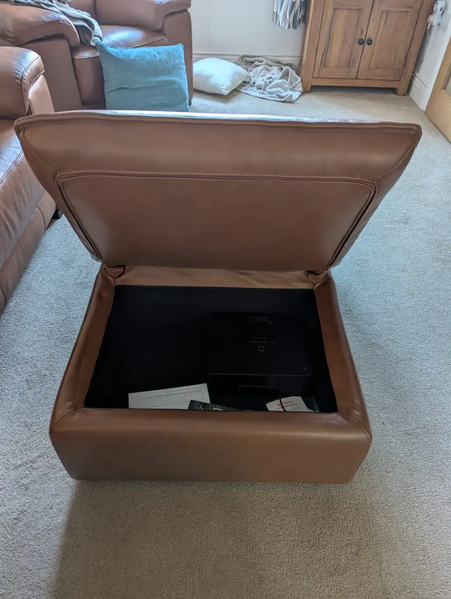 Sofology metz cognac leather. Power recliner and power headrest