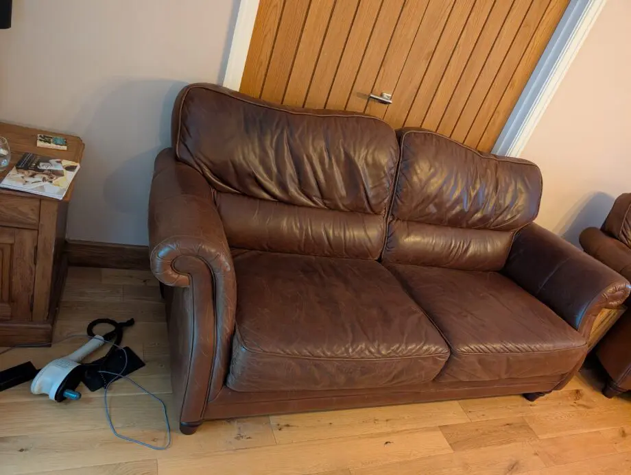 Arighi Bianchi 2 seat large leather sofa The Ruby