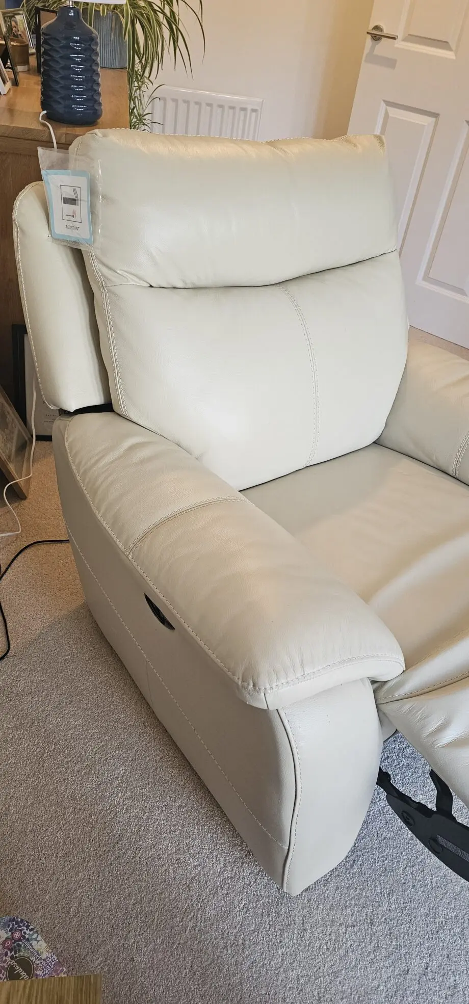 Furniture Factory Kezwick cream sofa