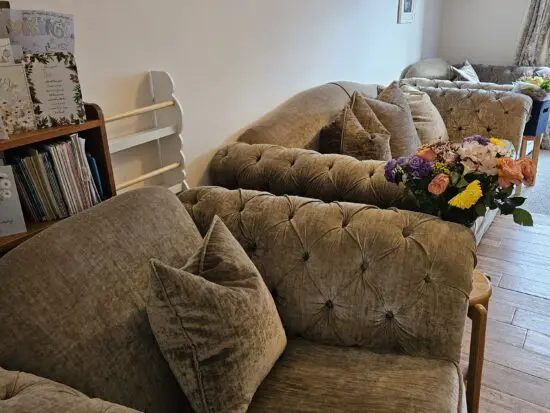 LOCH LEVEN Taupe Chesterfield sofa set