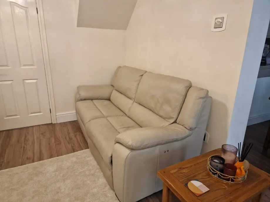 Harvey's Leather electric reclining 3 seater and 2 electric reclining chairs
