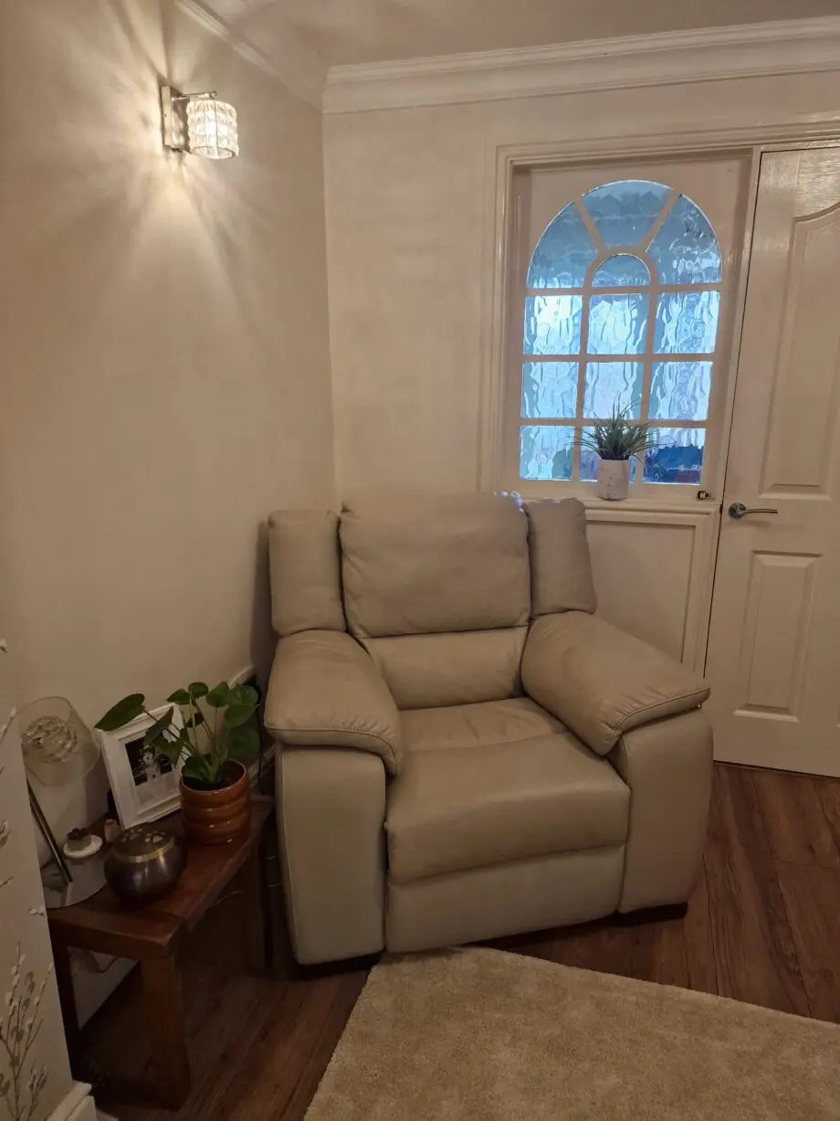 Harvey's Leather electric reclining 3 seater and 2 electric reclining chairs