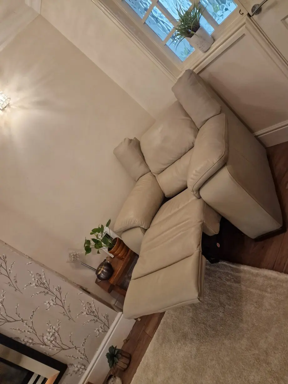 Harvey's Leather electric reclining 3 seater and 2 electric reclining chairs