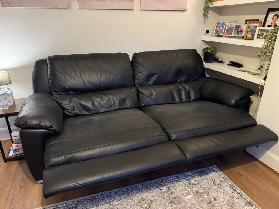 3 seater with electric reclining seats,