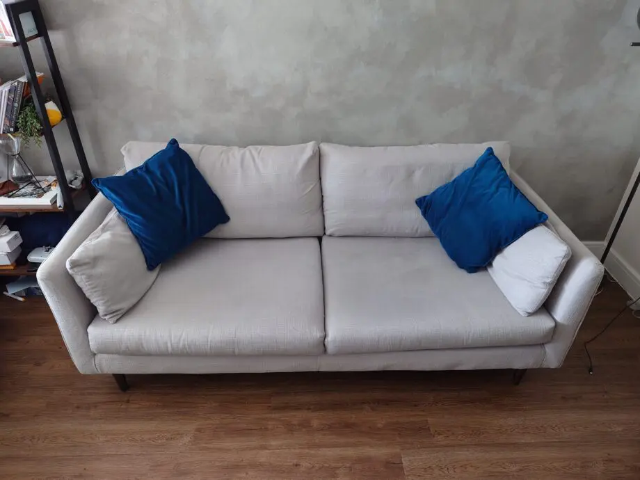 SOFOLOGY "Bakerloo" 3 Seater sofa | Fresh Silver all over | Walnut feet