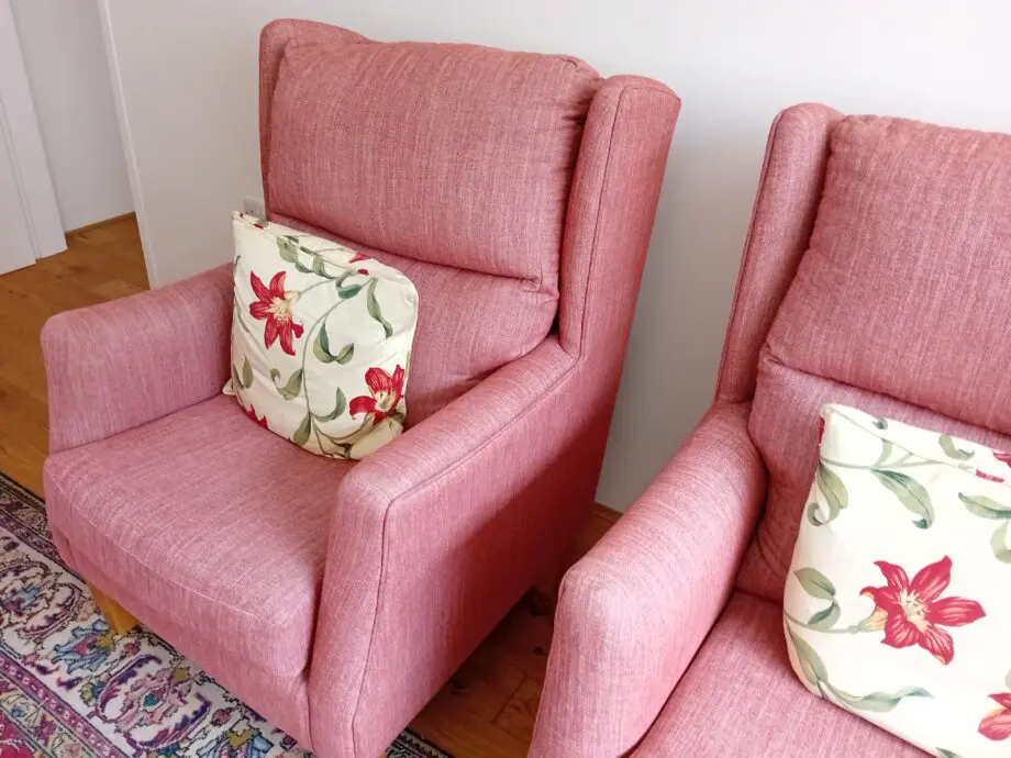 HSL Eltham 3 piece suite. 3 seater sofa and 2 chairs