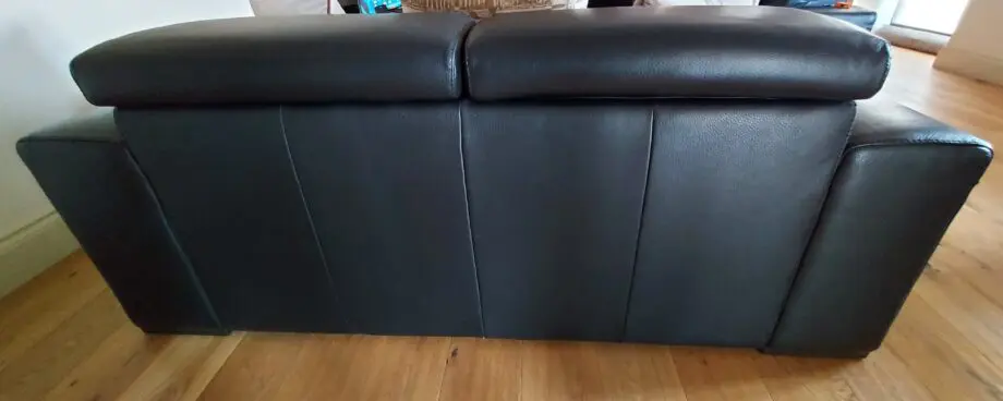 Natuzzi Sofa Set (3 and 2 seater) Black Leather Recliners Superb condition