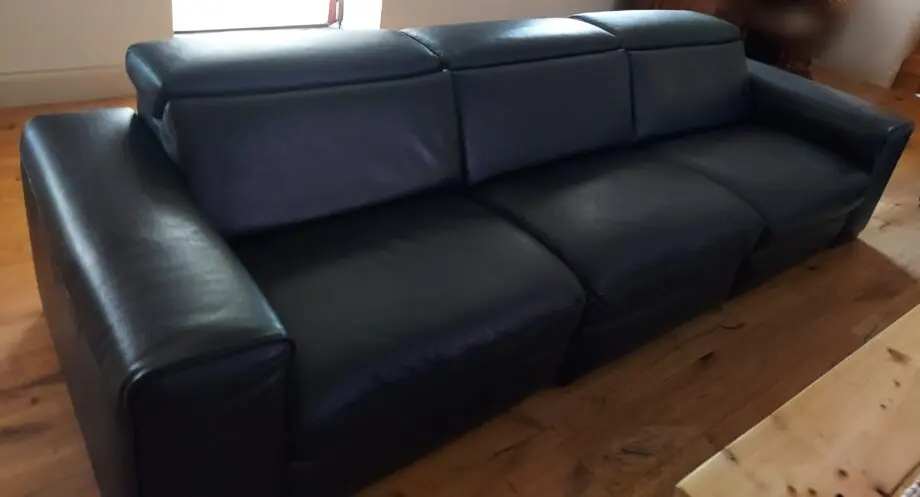 Natuzzi Sofa Set (3 and 2 seater) Black Leather Recliners Superb condition