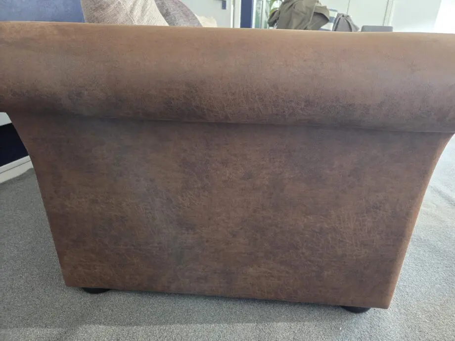 Burhéns brown two-seater sofa