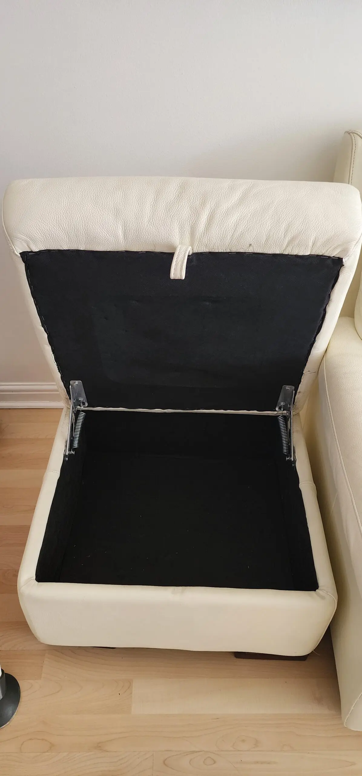 3 piece Italian grain leather sofa light ivory 3 seater armchair and footstool used but in very good condition