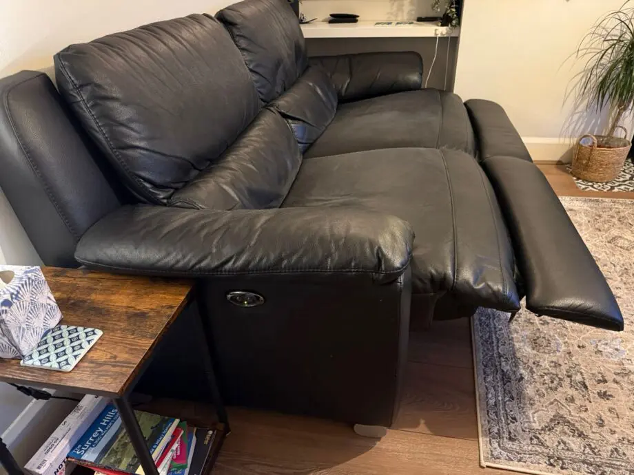 3 seater with electric reclining seats,