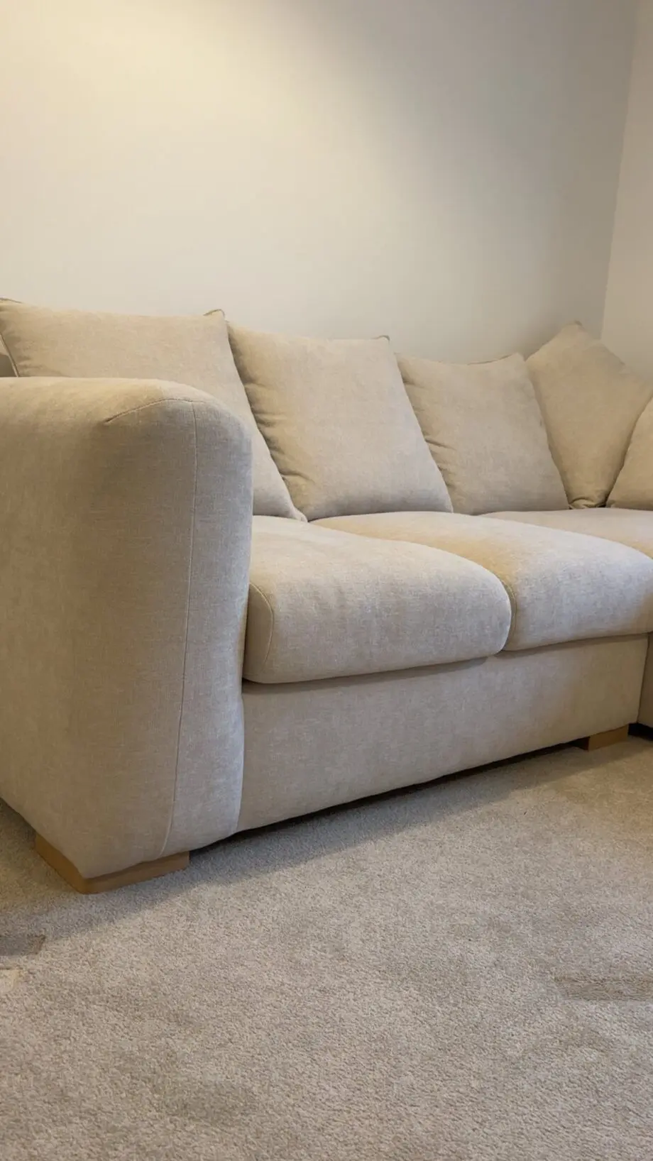 Henley Highback Corner Sofa || Natural Cream Colour & Luxe Chenille Fabric