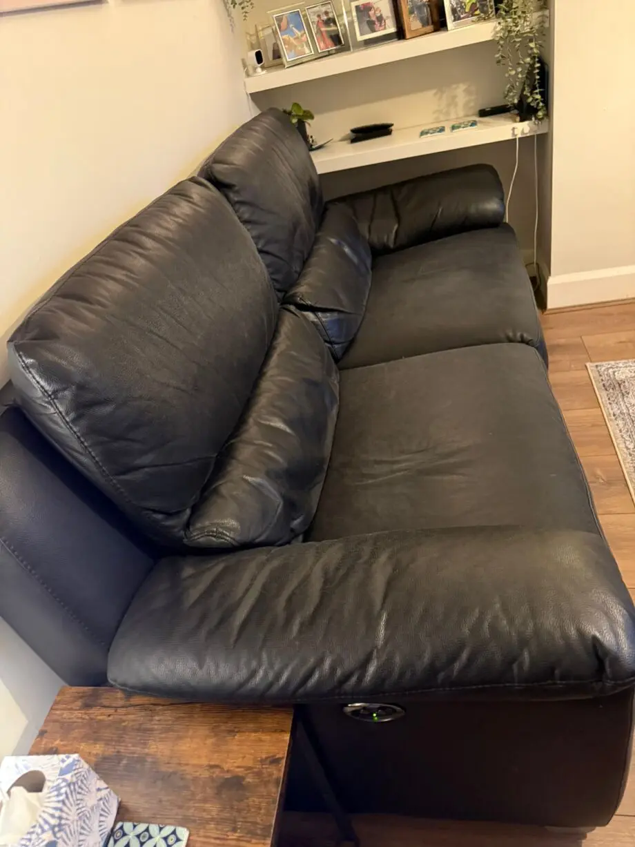 3 seater with electric reclining seats,