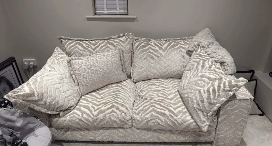 dfs zanetta 2 seater & cuddle