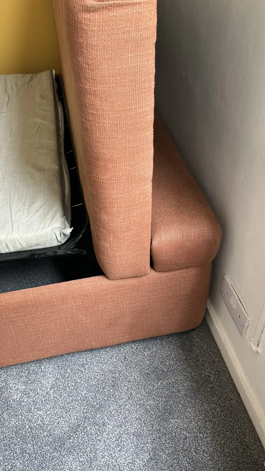 Loaf Terracotta Linen Bed in a Bun