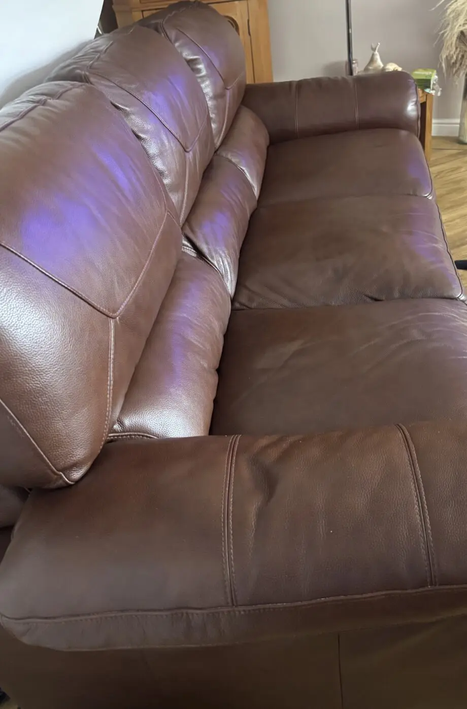 Oak furniture land brown leather